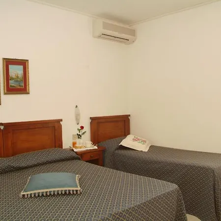 C.a.v. Residenza Prisco 3*